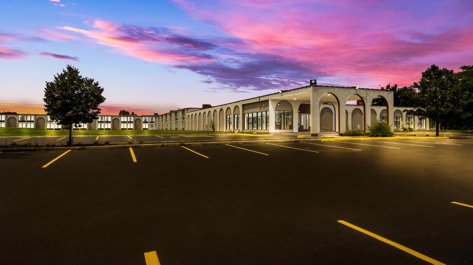 Hometowne Studios By Red Roof And Conference Center Chicago - N Aurora Naperville North Aurora Luaran gambar