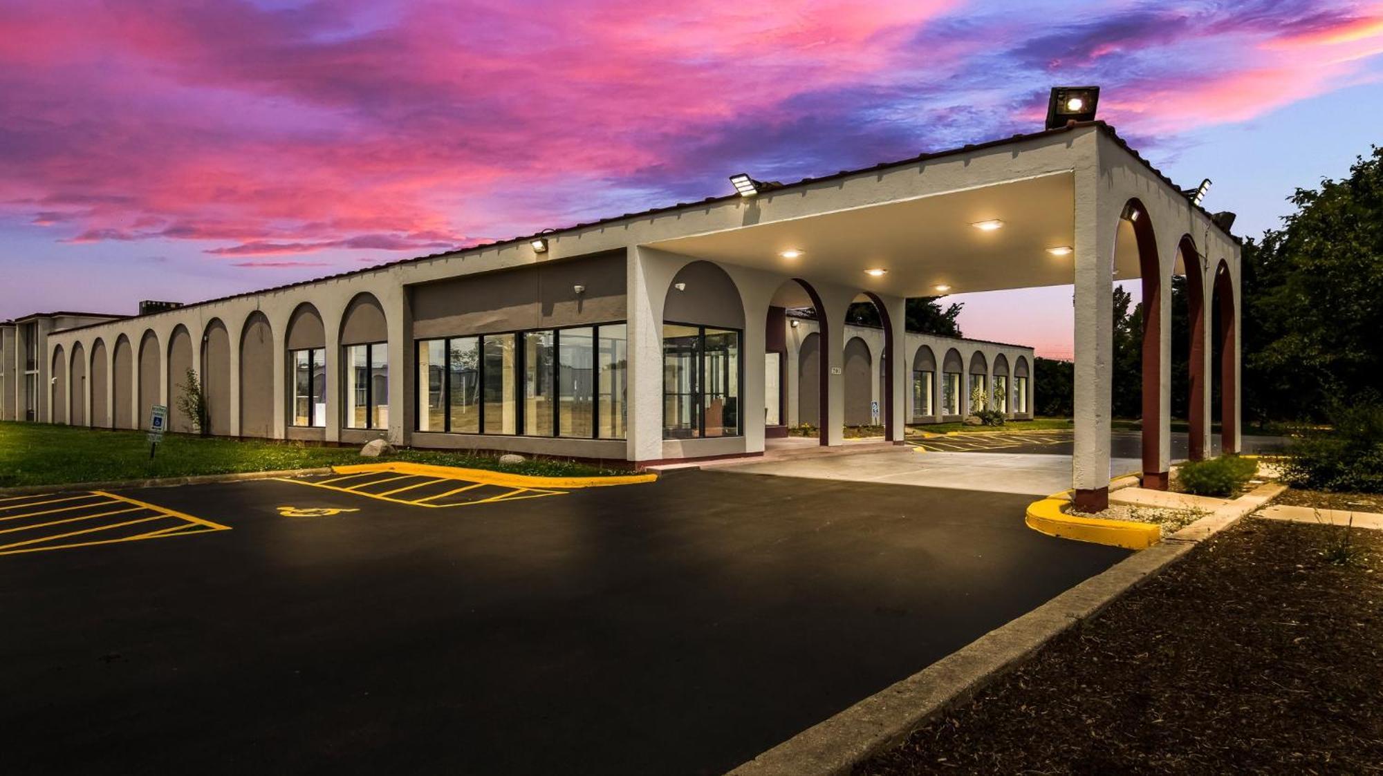 Hometowne Studios By Red Roof And Conference Center Chicago - N Aurora Naperville North Aurora Luaran gambar